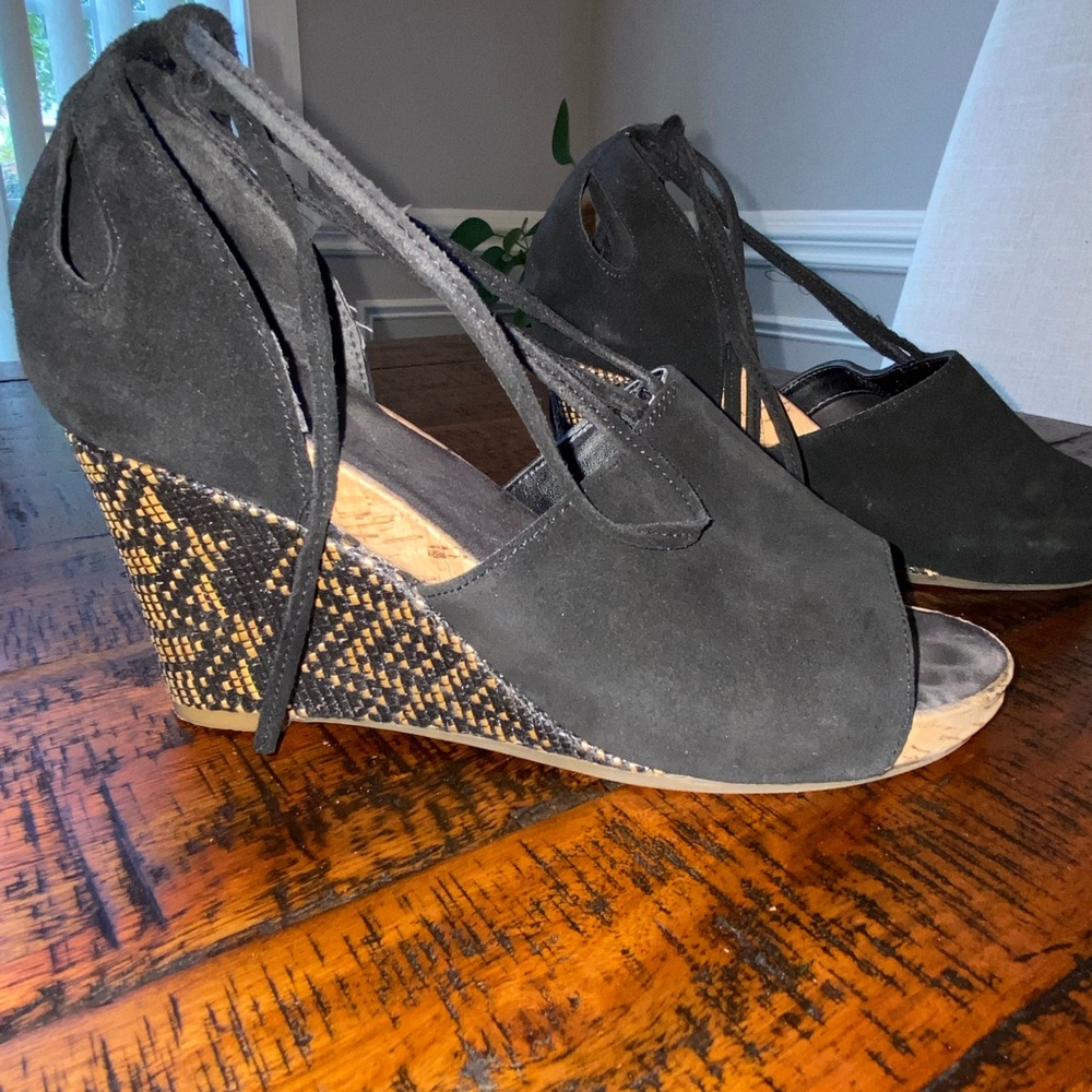AEROSOLES Black and Tan Wedge Sandals BUNDLE